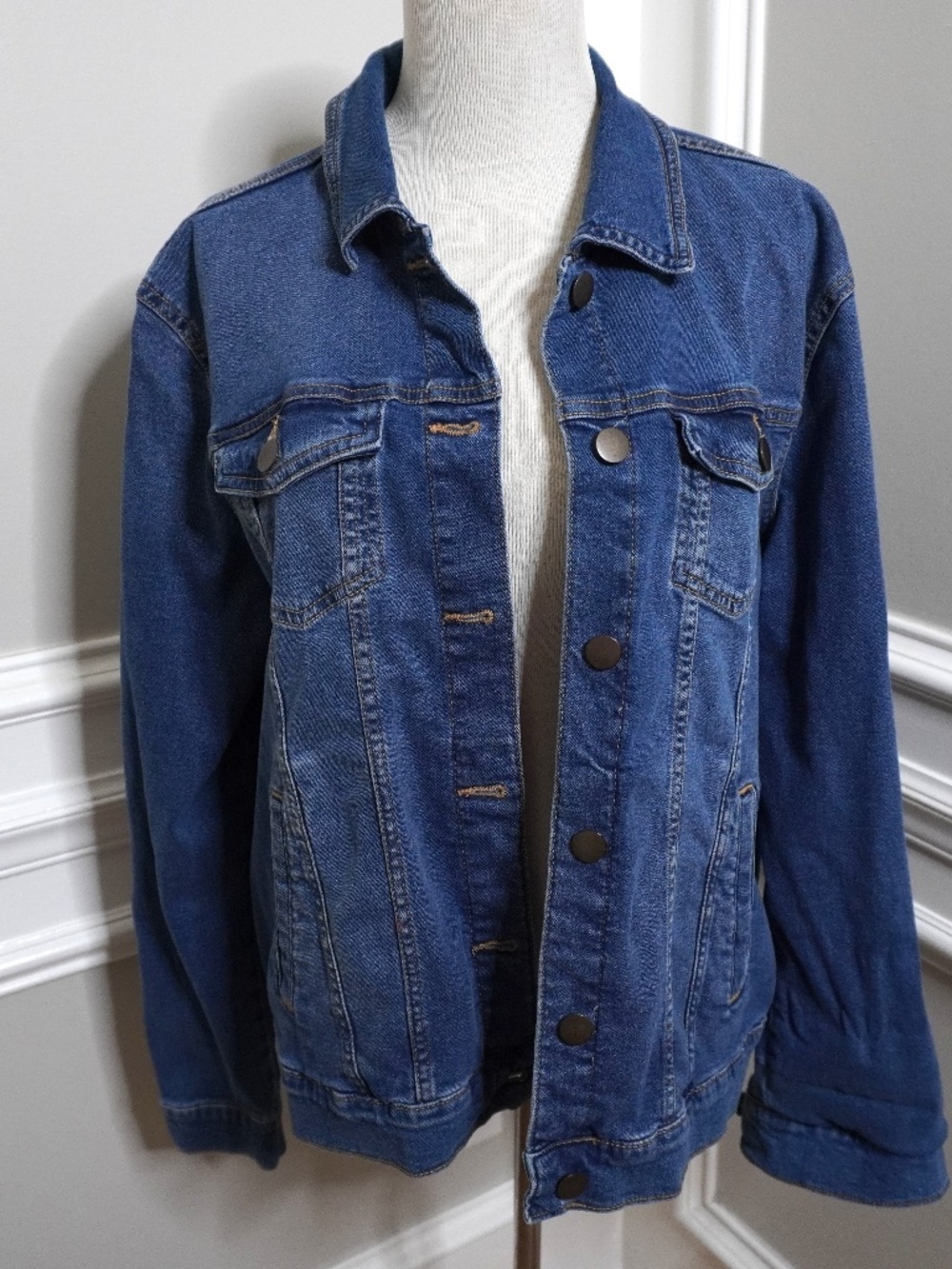 Serra Women's Classic Trucker Stretch Denim Jacket, Dark Blue Size XL
